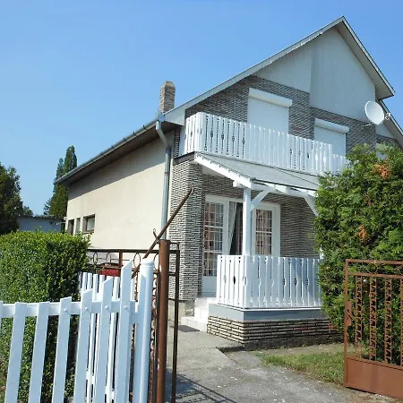 Apartment Apartment Balatonmariafuerdo 4 *